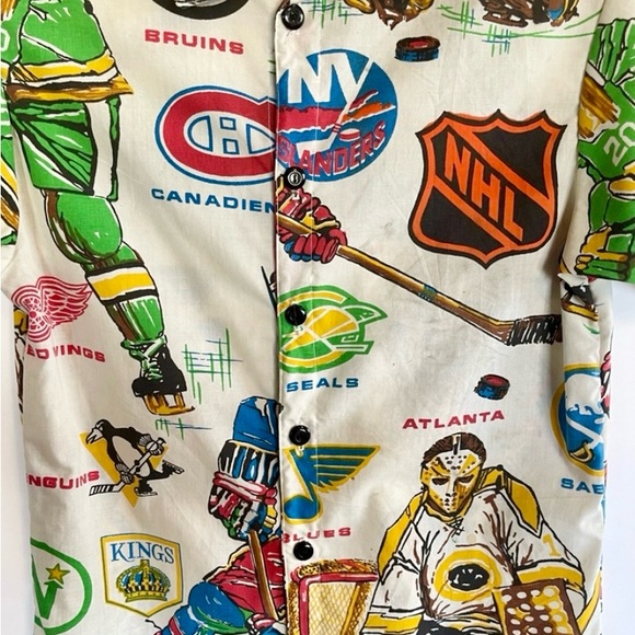 NHL early teams UPCYCLED ORIGINAL button down T-shirt - Picture 6 of 6
